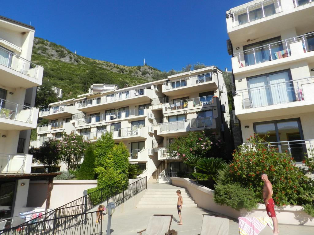 Montetrest Apartments Sveti Stefan Exterior foto